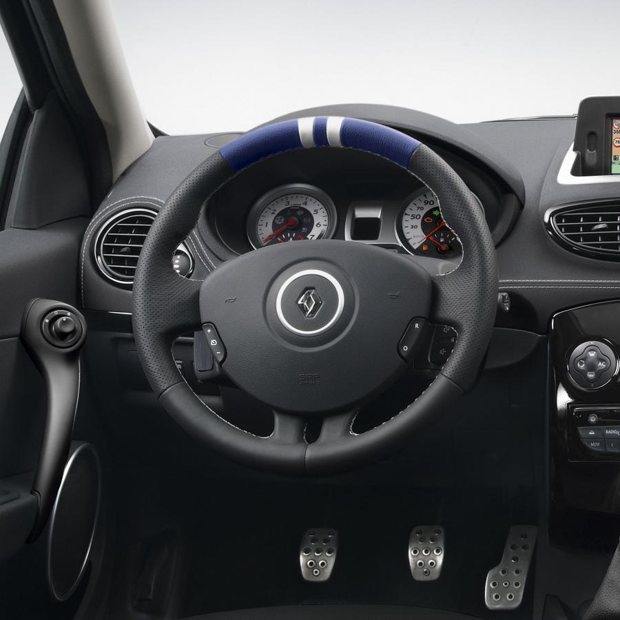  Renault Clio Gordini 200 2010 года  (фото 19 из 24)